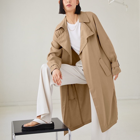 Aritzia Jackets & Blazers - NWT Aritzia Babaton Lawson Trenchcoat